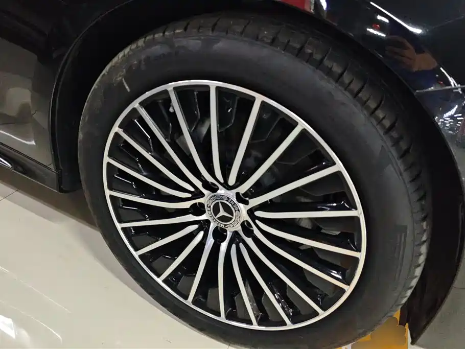 Mercedes-Benz E-Class 2024