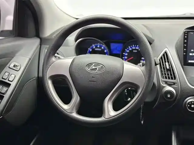 Hyundai ix35 2015 — фото 10