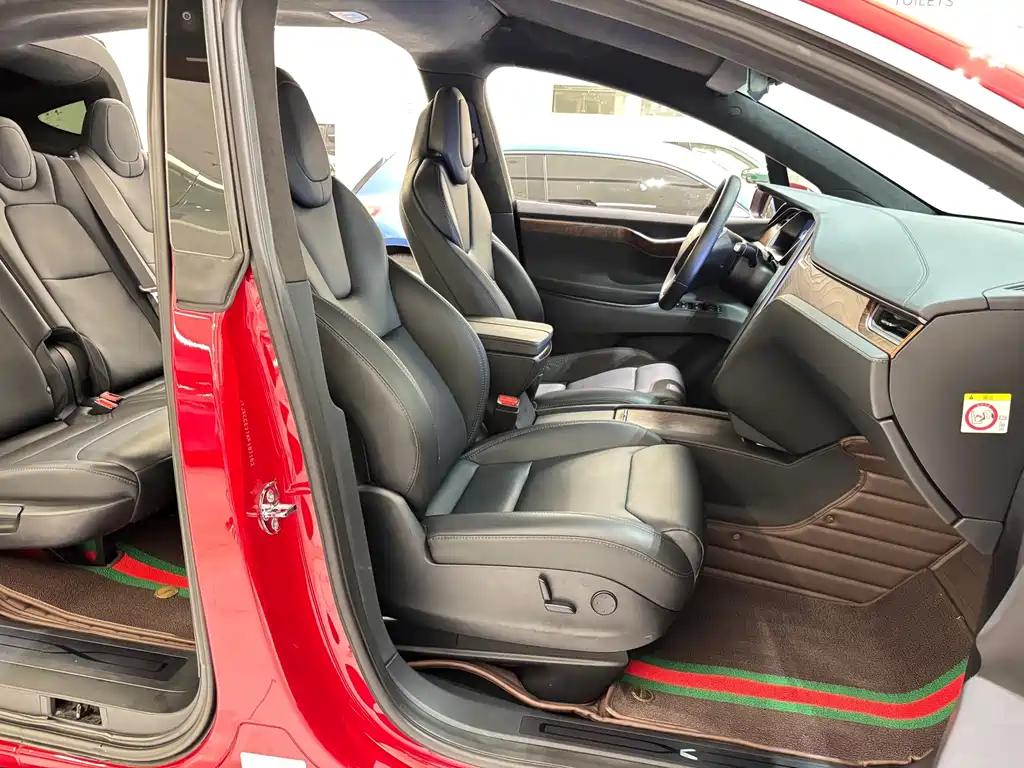 Tesla Model X 2019 — фото 15