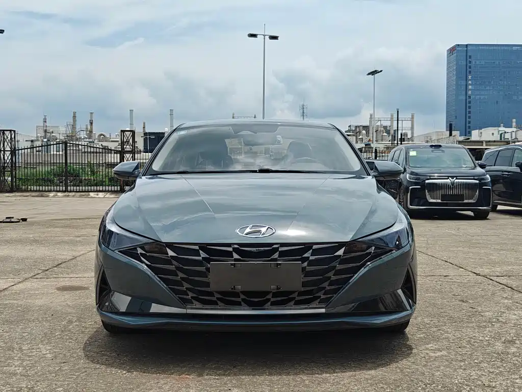 Hyundai Elantra 2022