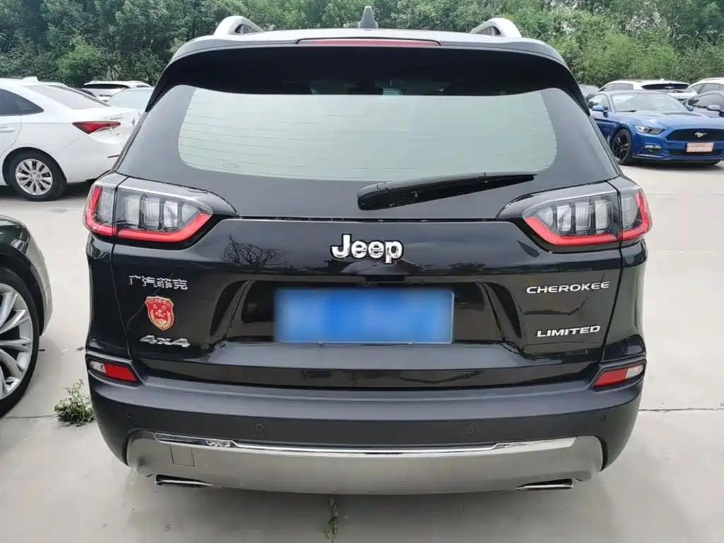 Jeep Cherokee 2019 — фото 6
