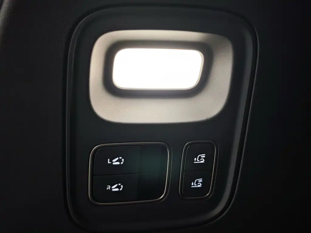 Li Auto i8 2025 — фото 12