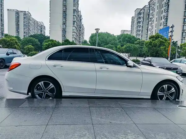 Mercedes-Benz C-Class 2020