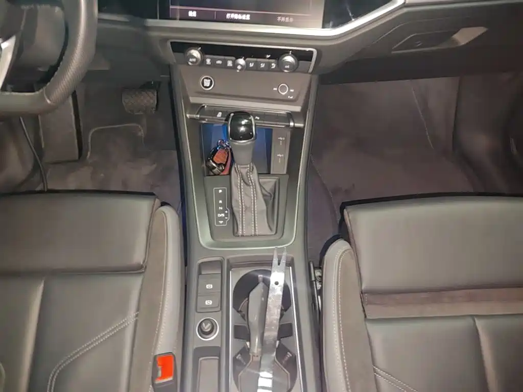 Audi Q3 Sportback 2023 — фото 14
