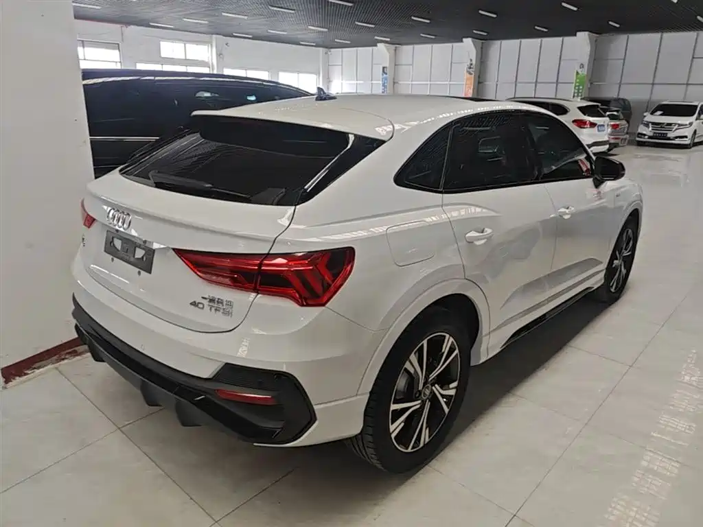 Audi Q3 Sportback 2023 — фото 7