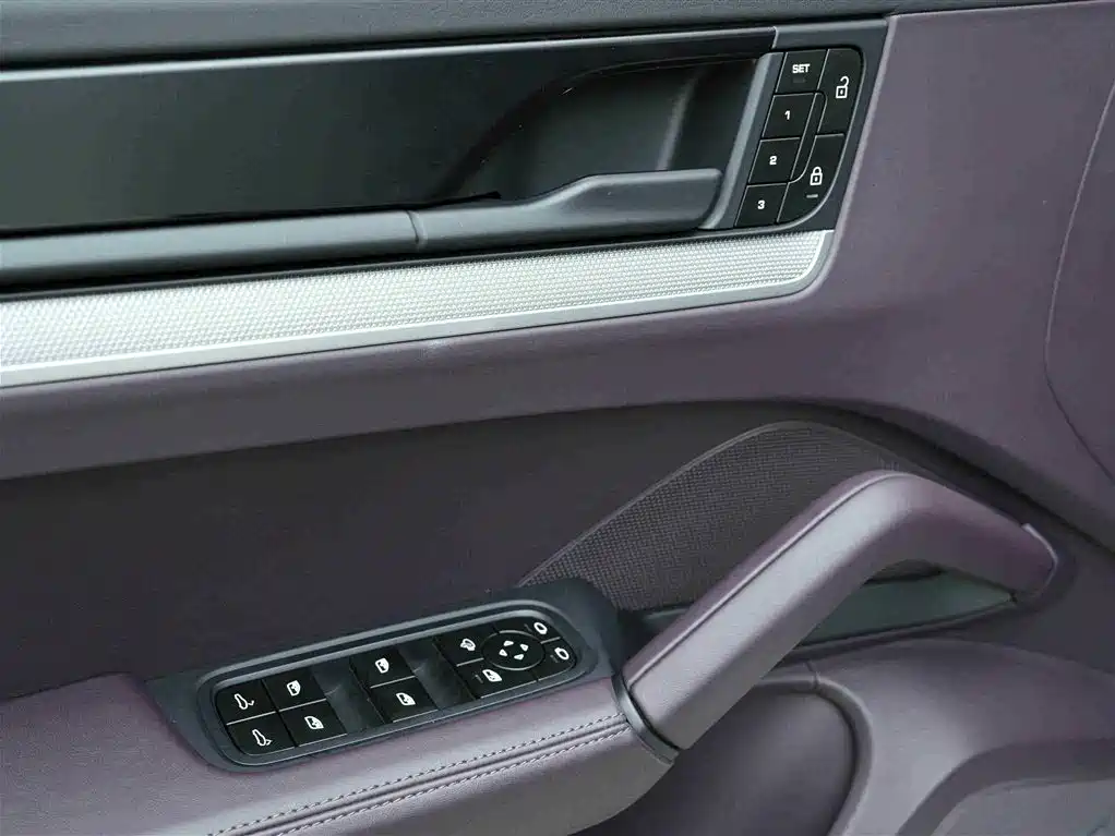 Porsche Cayenne 2024 — фото 16
