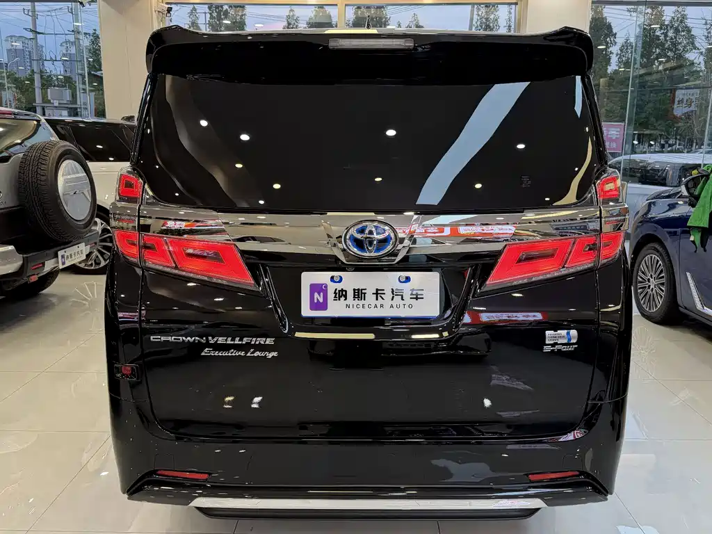 Toyota Vellfire 2022 — фото 4