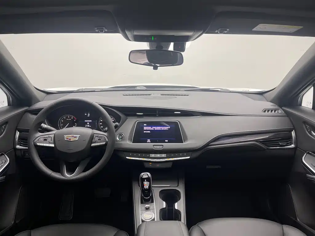 Cadillac XT4 2022 — фото 13