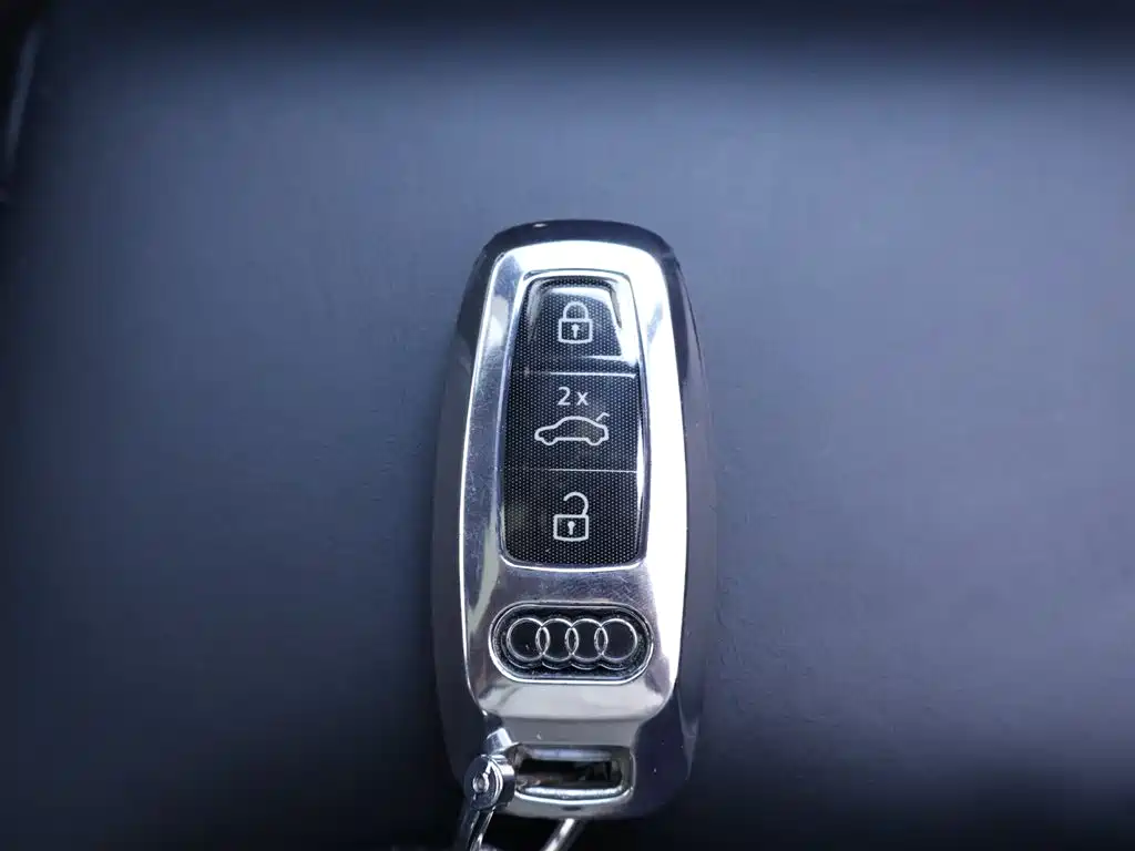 Audi A6L 2025 — фото 25
