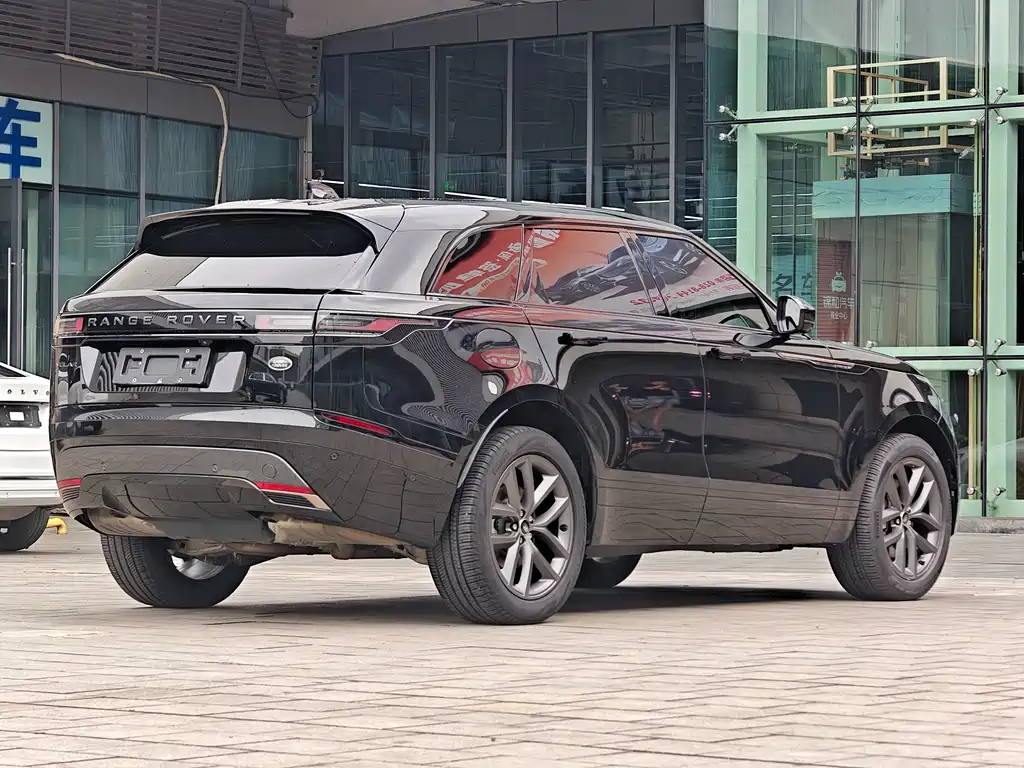 Land Rover Velar 2023 — фото 15