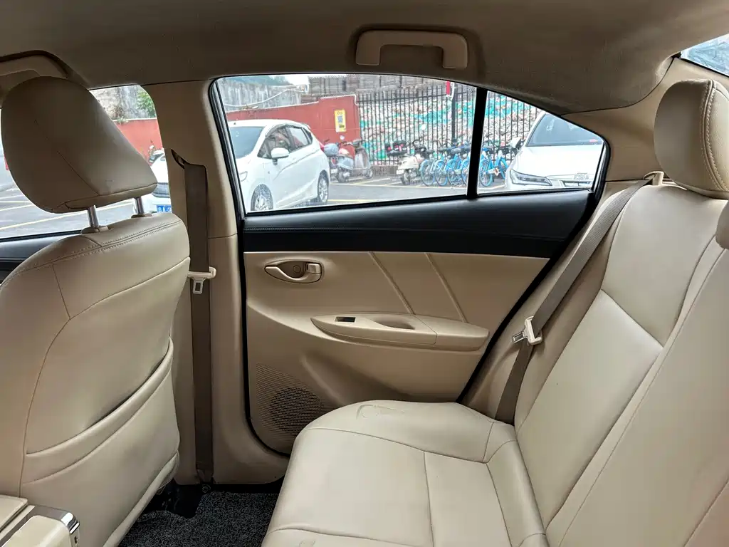 Toyota Vios 2015 — фото 16
