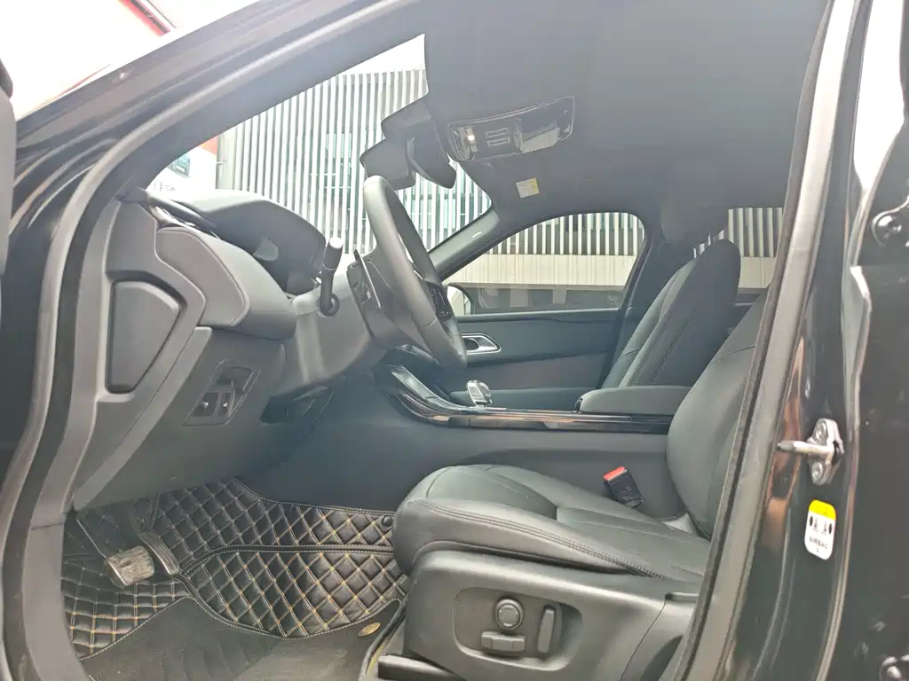 Land Rover Velar 2023 — фото 7