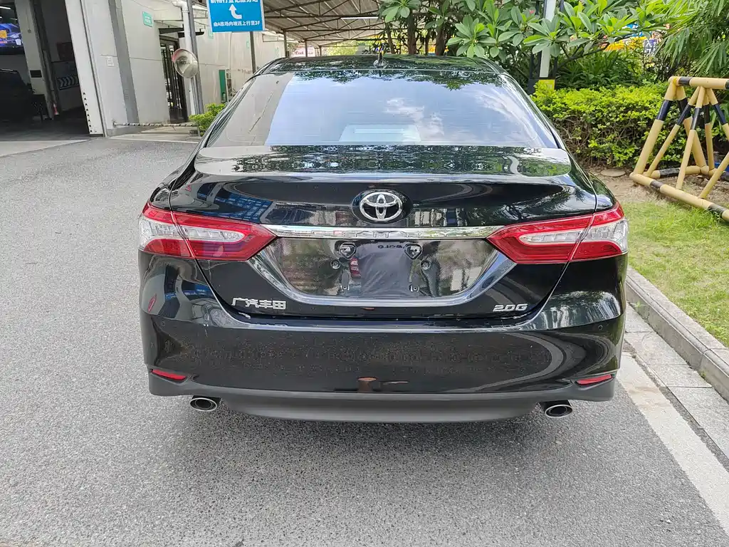 Toyota Camry 2023 — фото 4
