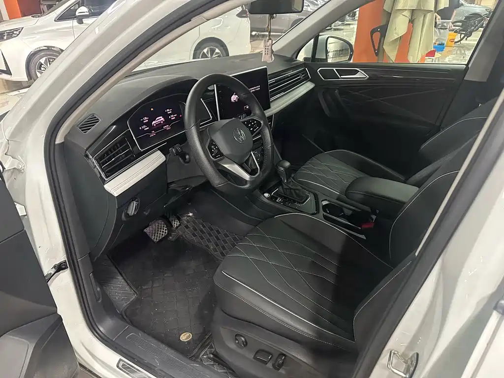 Volkswagen Tiguan L 2023