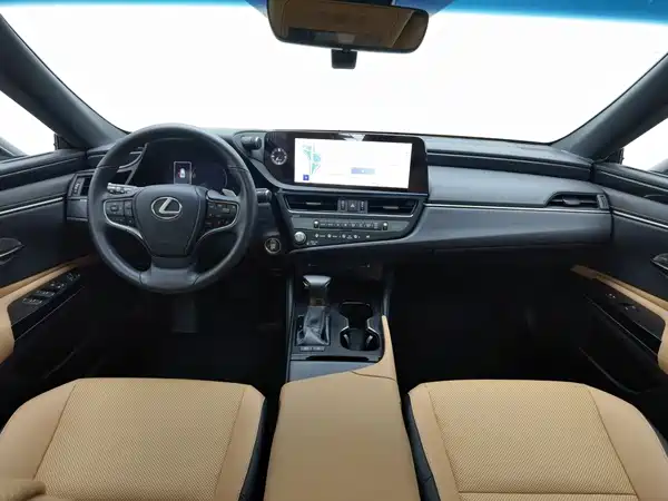 Lexus ES 2023