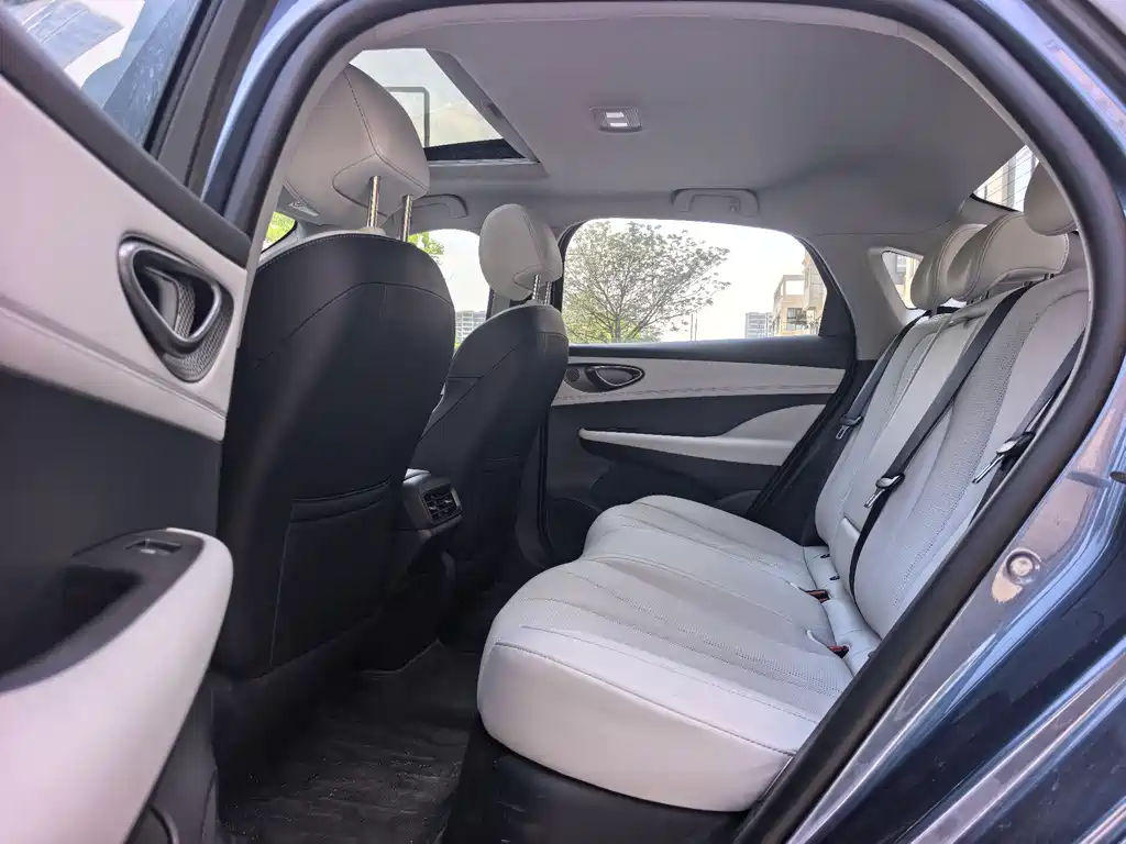 BYD Seal 05 DM-i 2025 — фото 9