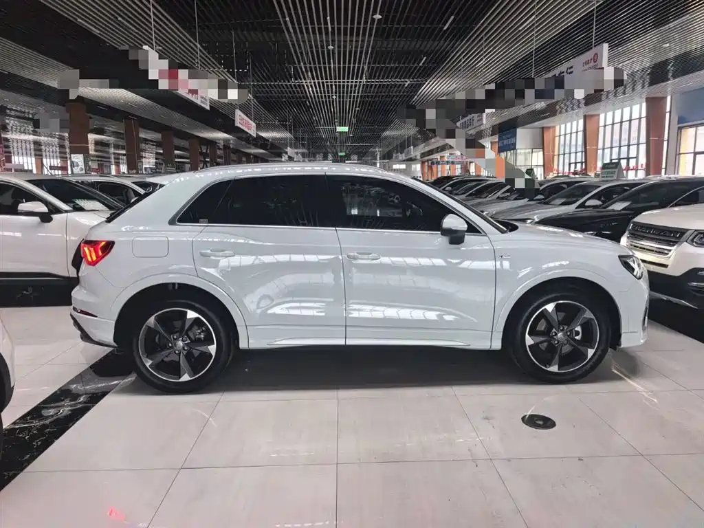 Audi Q3 2019 — фото 4