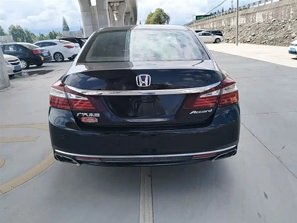 Honda Accord 2017 — фото 6
