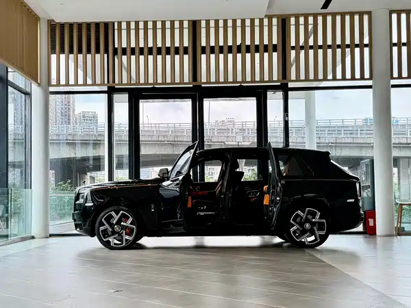 Rolls-Royce Cullinan 2024