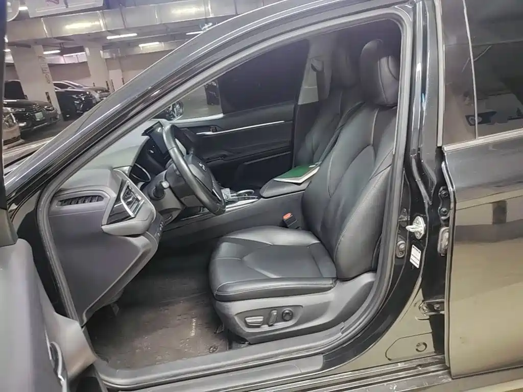Toyota Camry 2023 — фото 15