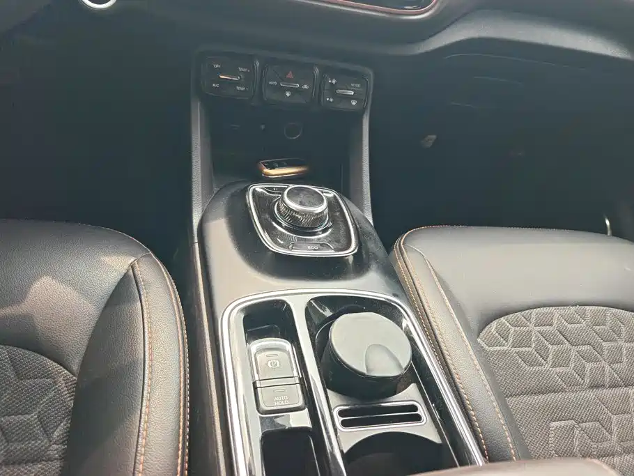 Aion Trumpchi GE3 2018 — фото 16