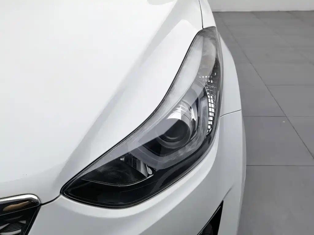 Hyundai Elantra Langdong 2017 — фото 7