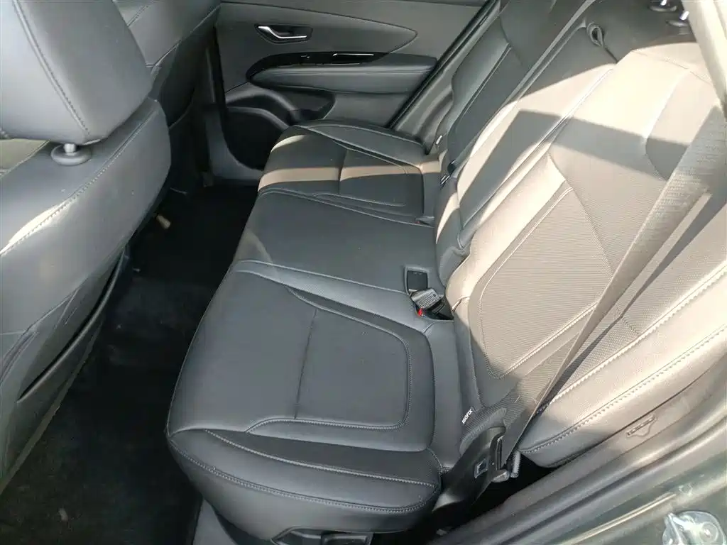 Hyundai Tucson 2023 — фото 17