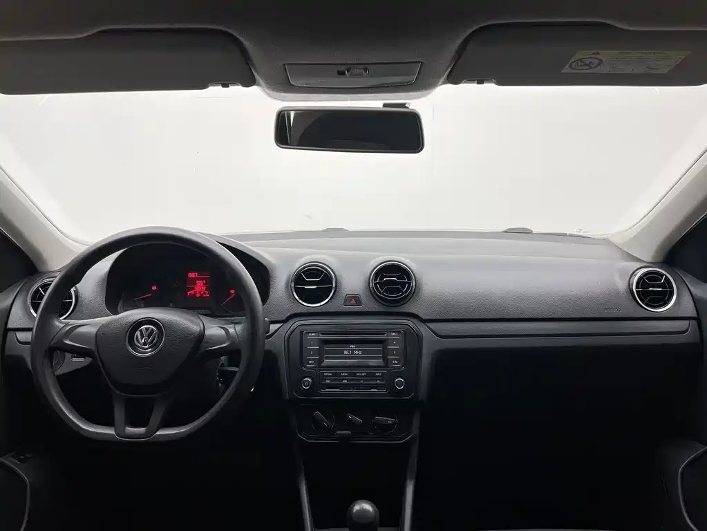 Volkswagen Jetta 2018 — фото 11