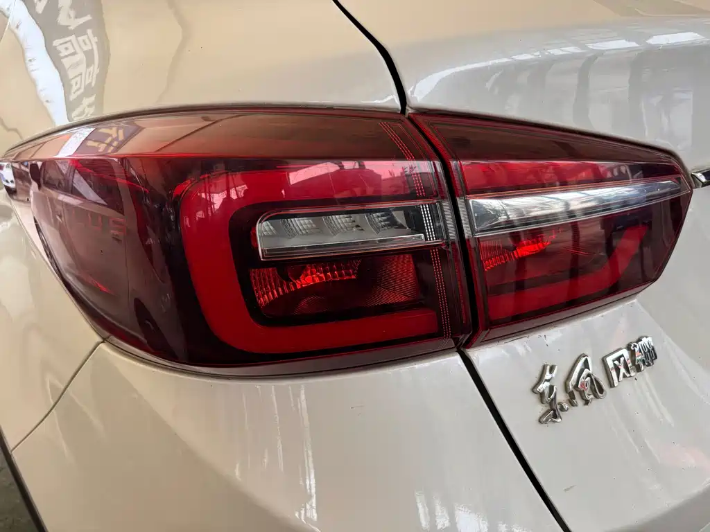 Dongfeng Fengshen AX7 2018 — фото 6