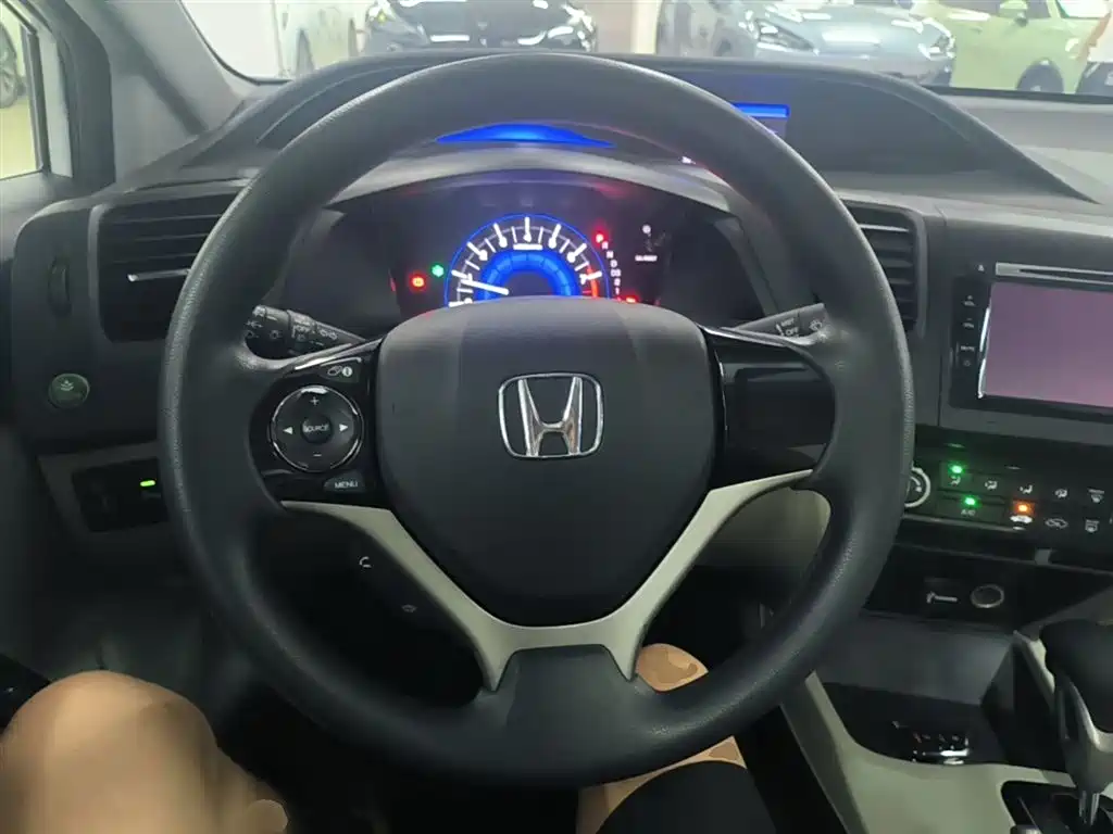 Honda Civic 2015 — фото 11