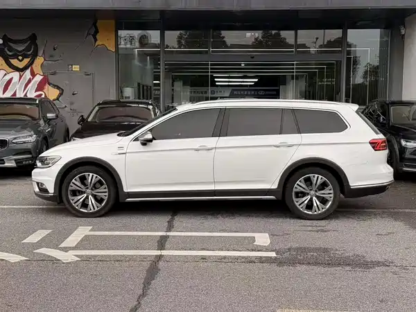 Volkswagen Viloran 2018