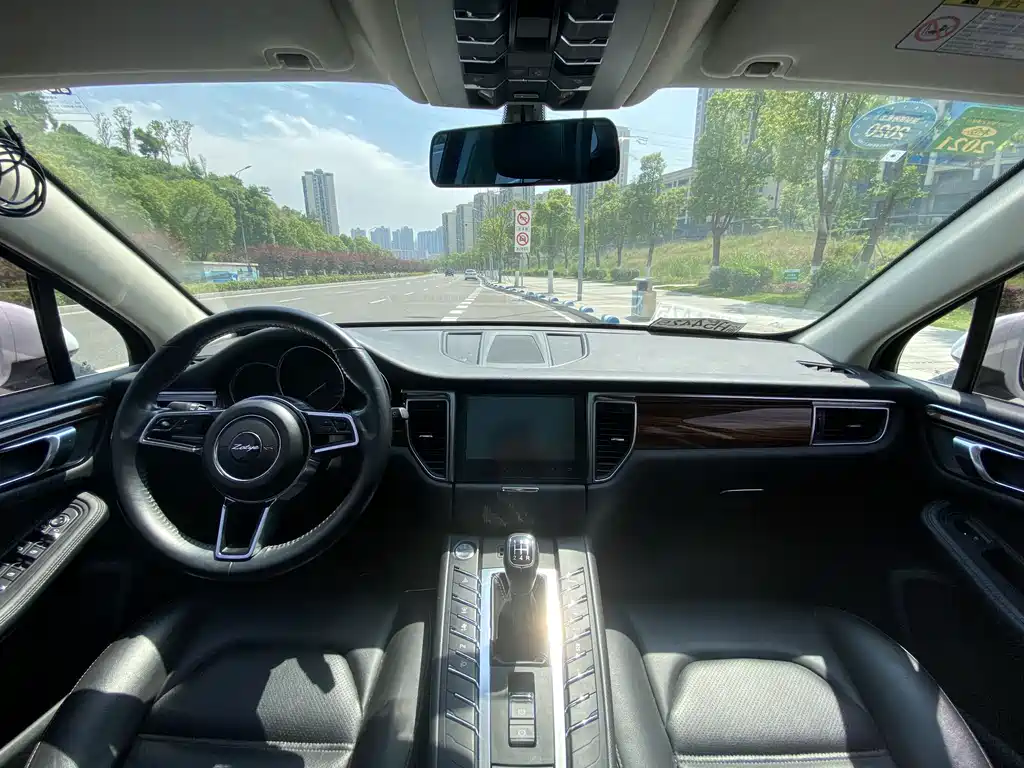 Zotye SR9 2017 — фото 17