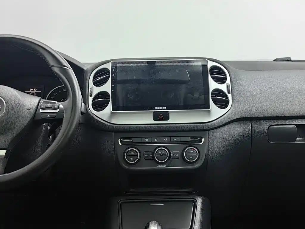 Volkswagen Tiguan 2018 — фото 12