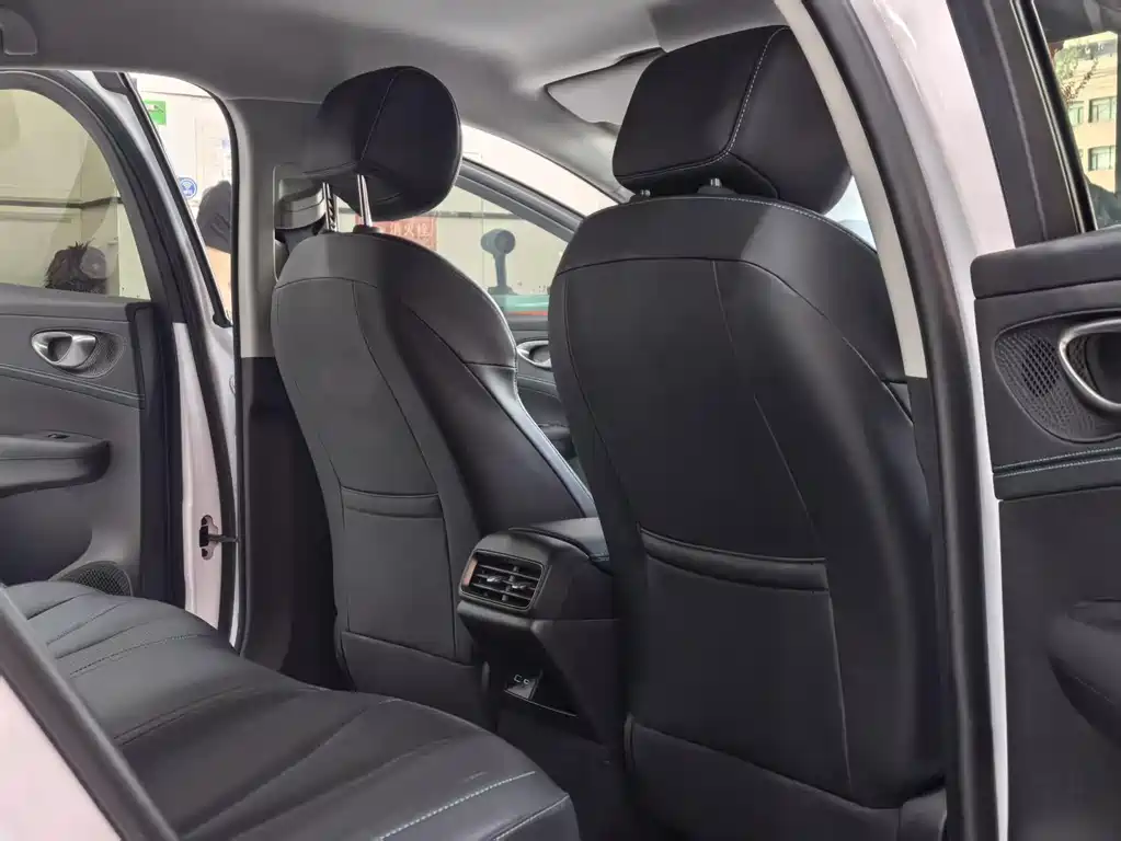 BYD Seal 05 DM-i 2025 — фото 6