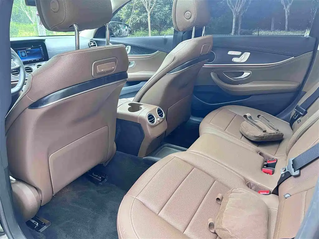 Mercedes-Benz E-Class 2018 — фото 13