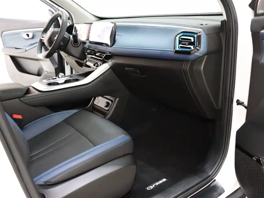 GAC Motor Trumpchi GS3 2025 — фото 8