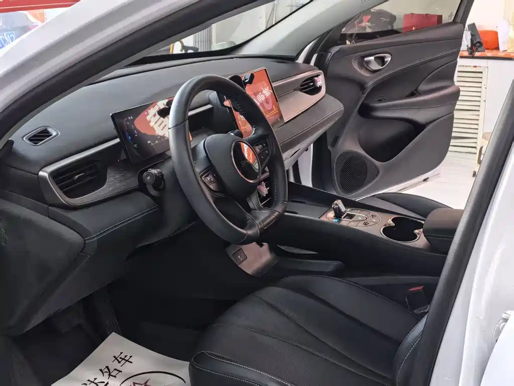 BYD Seal 05 DM-i 2025 — фото 4