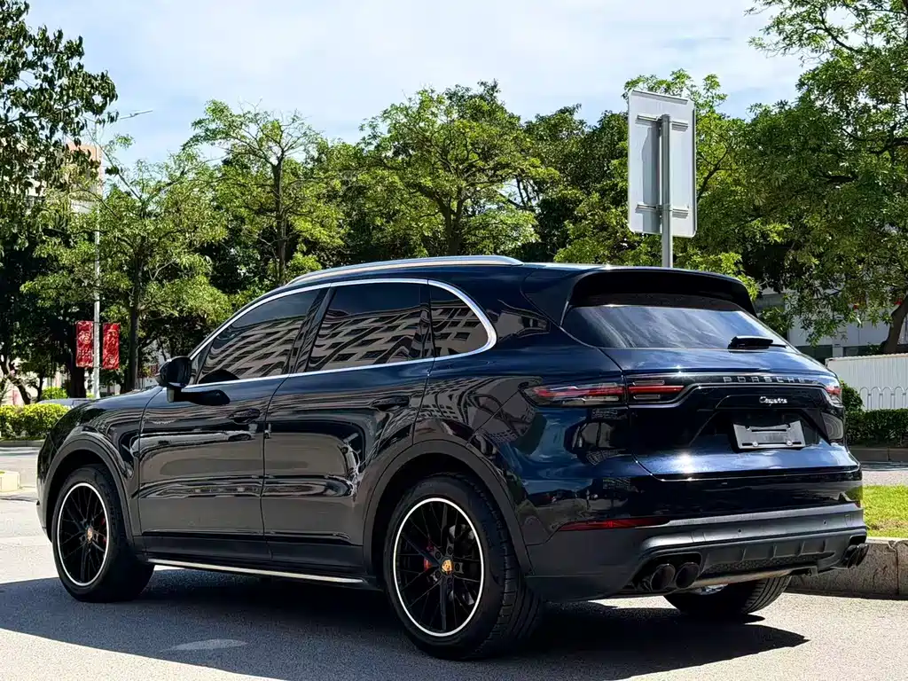Porsche Cayenne 2018 — фото 8