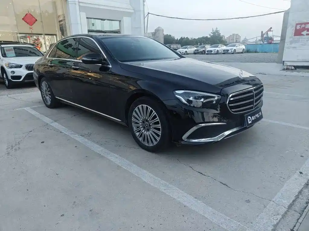 Mercedes-Benz E-Class 2022