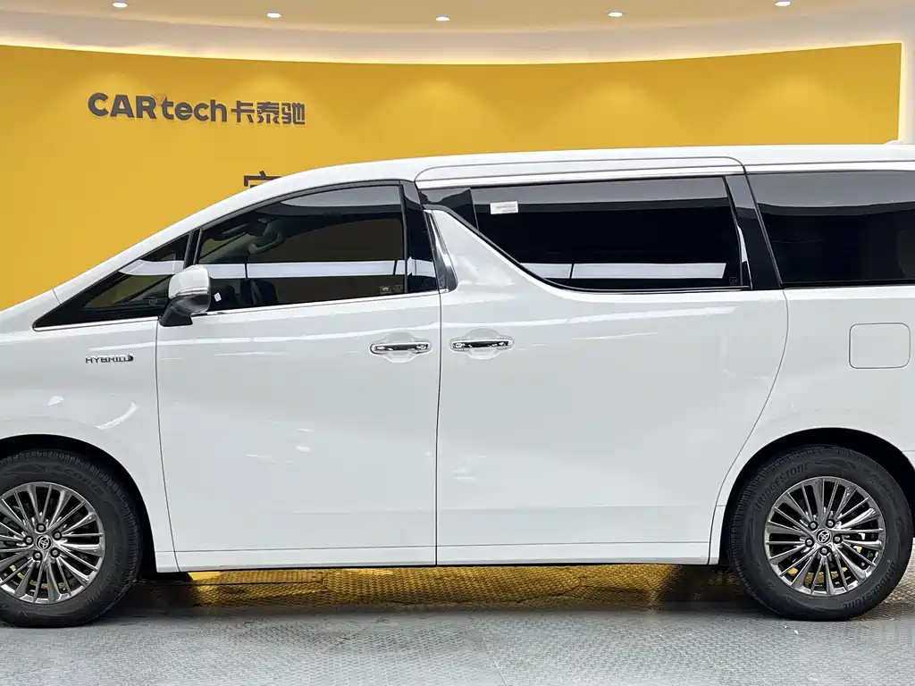 Toyota Alphard 2021 — фото 29