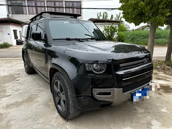 Land Rover Defender 2023