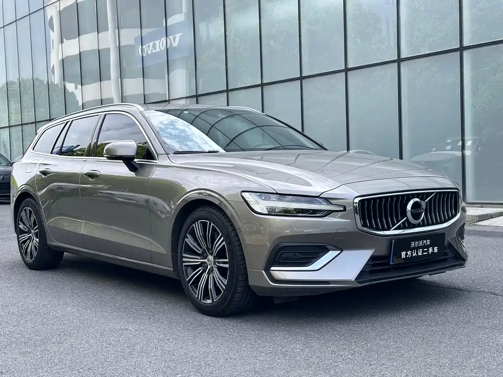Volvo V60 2021 — фото 3