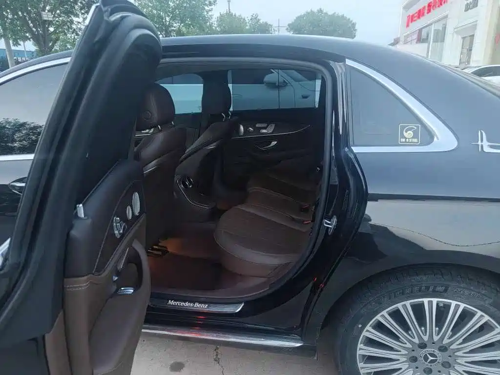 Mercedes-Benz E-Class 2022