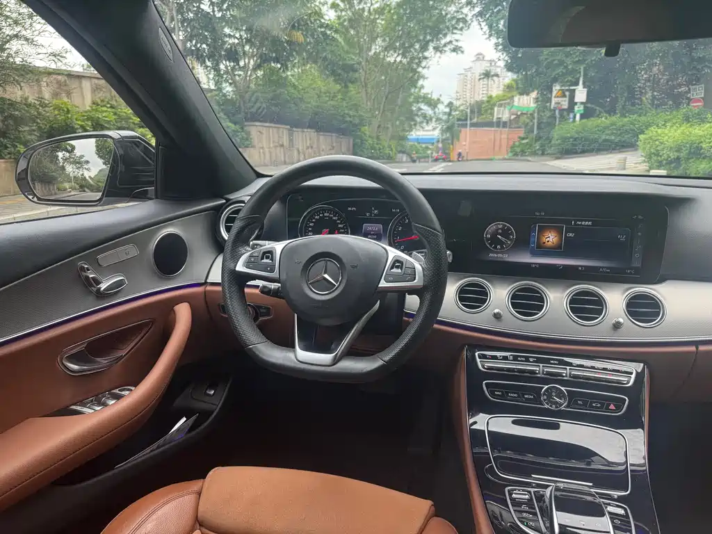 Mercedes-Benz E-Class 2017 — фото 12