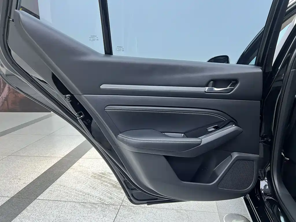 Nissan Teana 2023 — фото 15