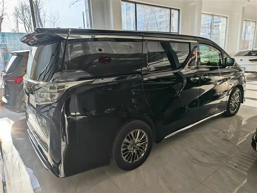Toyota Vellfire 2022 — фото 5