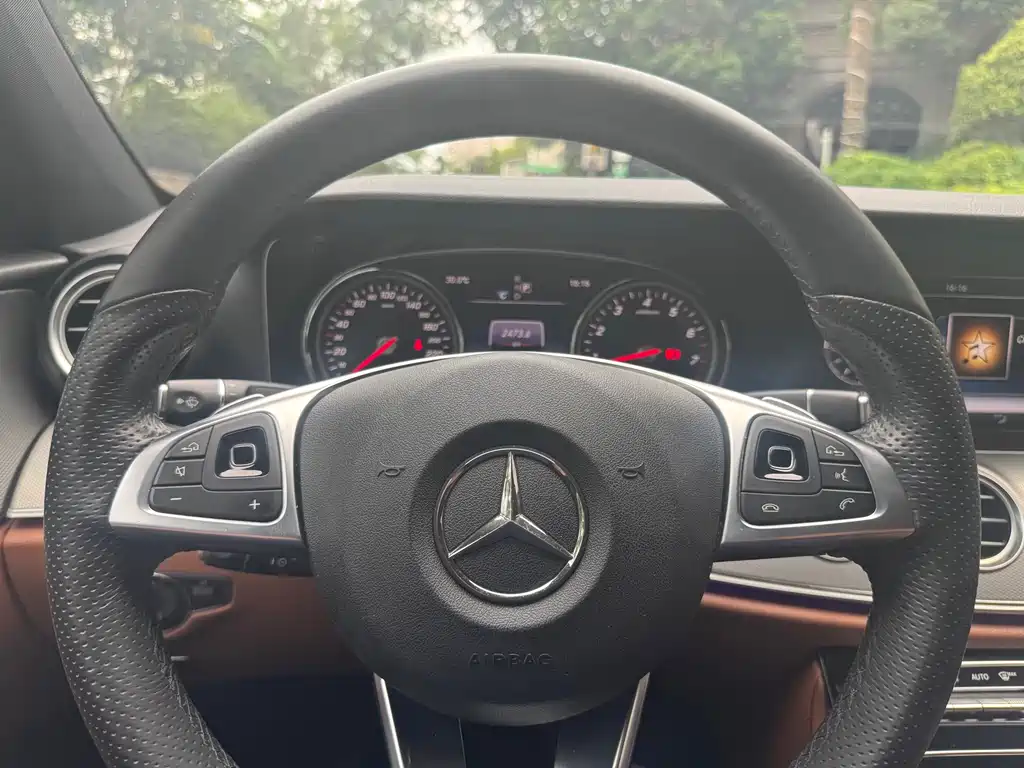 Mercedes-Benz E-Class 2017 — фото 11