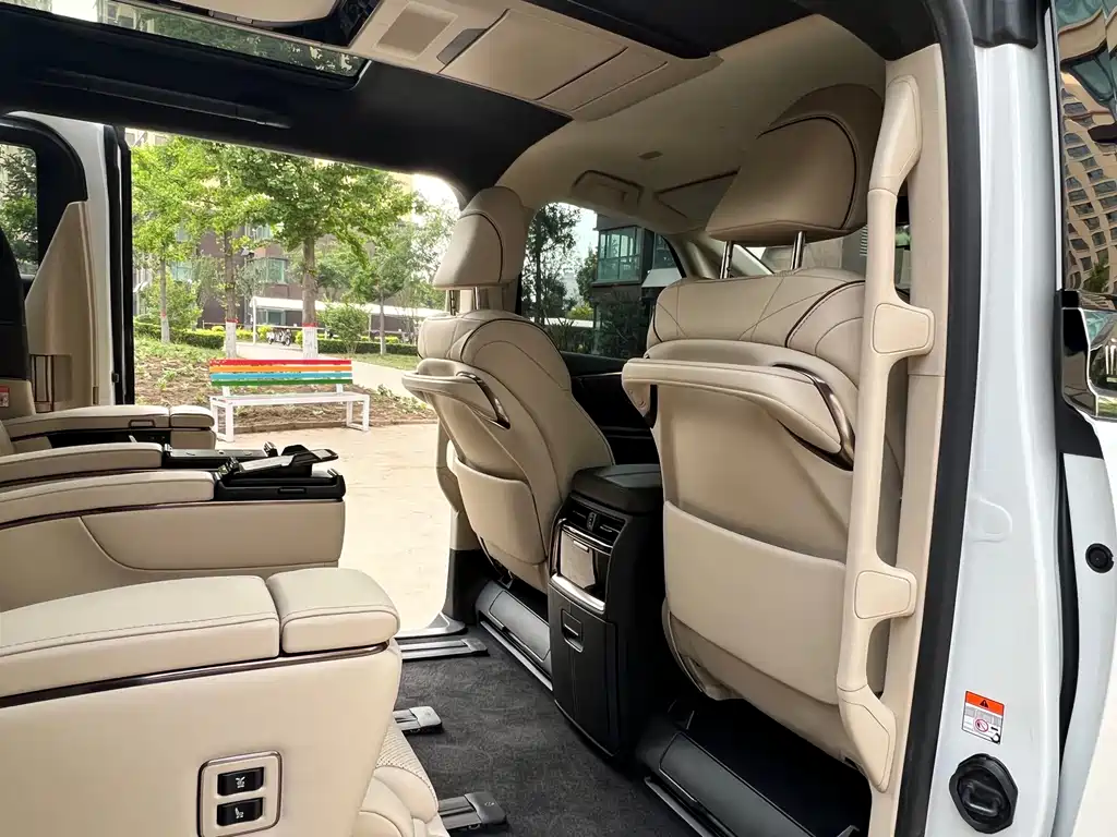 Toyota Vellfire 2025 — фото 11