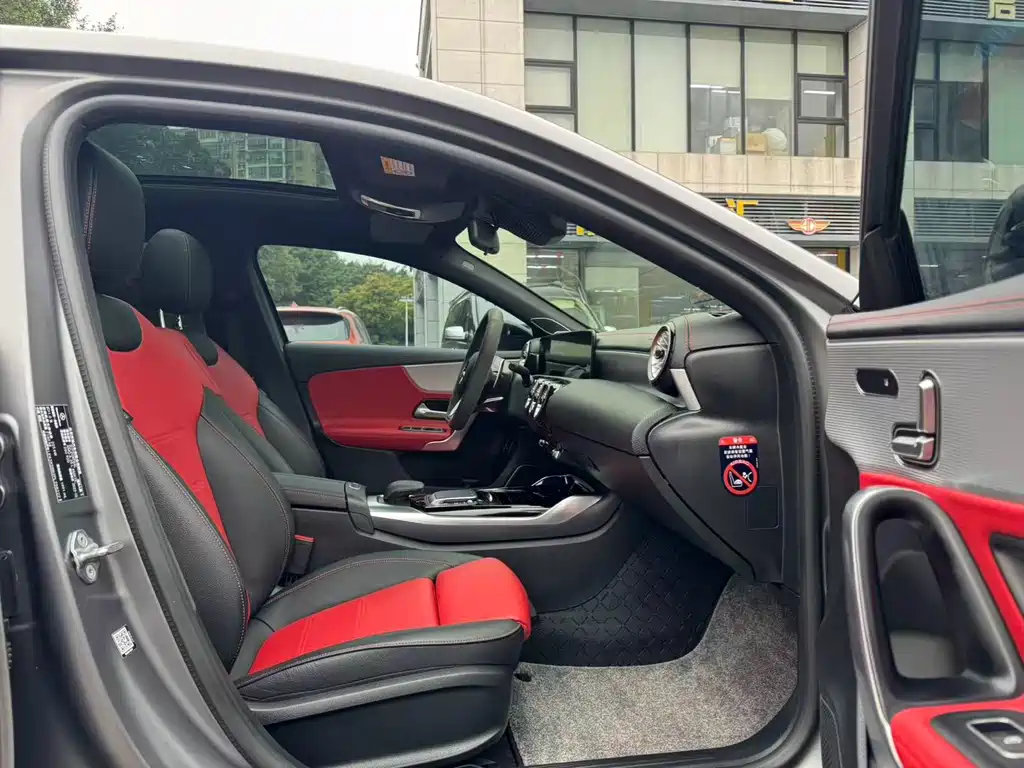 Mercedes-Benz A-Class AMG 2023 — фото 3