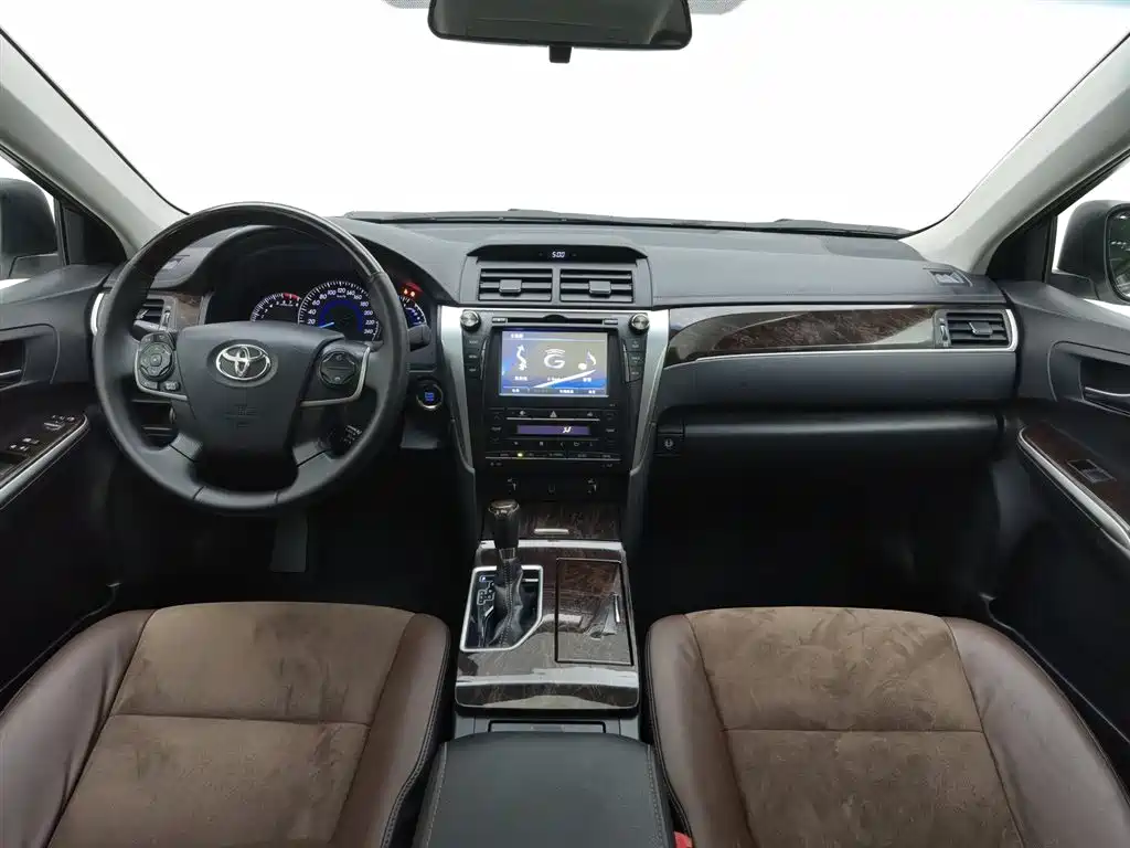 Toyota Camry 2016 — фото 5